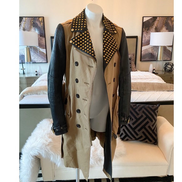 Burberry Tan and Black Trench Coat - Picture 2 of 11